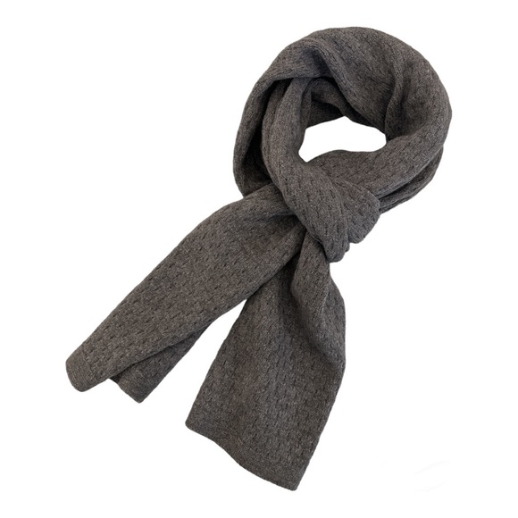 NWOT | Echo New York | Grey Patterned Knit Scarf - Picture 6 of 16